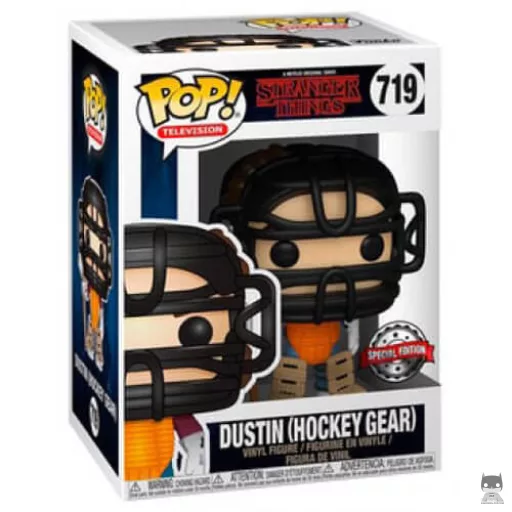 Figurine Funko POP Dustin avec équipement de hockey (Hot Topic)
